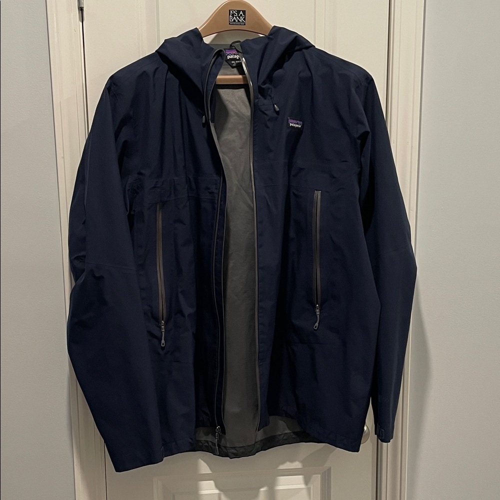 Patagonia Men's Dark Blue cloud ridge Raincoat
